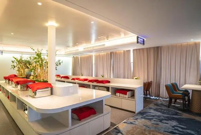 星际雅典娜号游轮VIP餐厅1
