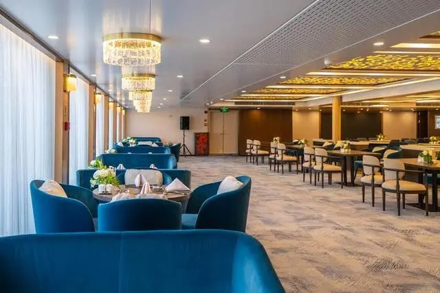 华夏三号游轮VIP餐厅