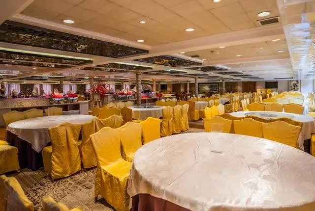 黄金2号游轮自助餐厅